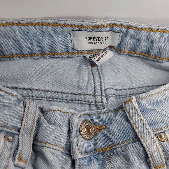 Forever 21 Light Wash Cut-Off Denim Shorts - Picture 4 of 6
